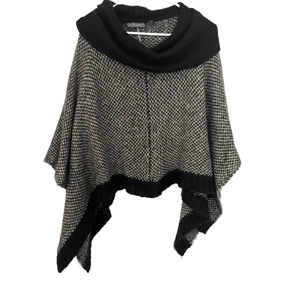 Wooden Ships Mohair and Wool Blend Poncho XS Sweater Shawl Beach Cool Nights - Picture 1 of 4